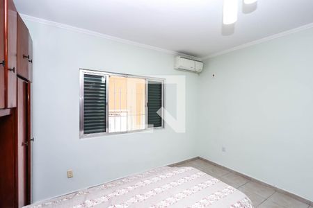 Quarto 1 de casa para alugar com 4 quartos, 295m² em Vila Liviero, São Paulo