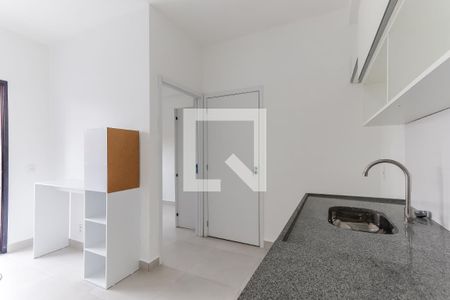Sala / Cozinha de apartamento para alugar com 1 quarto, 34m² em Vila Sonia, São Paulo