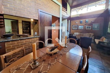 Sala 1 de casa para alugar com 4 quartos, 241m² em Matapaca, Niterói