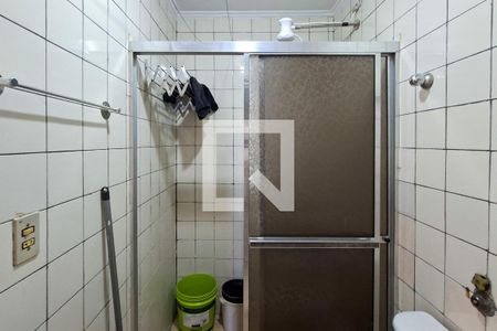 Banheiro de kitnet/studio para alugar com 0 quarto, 38m² em Nova Mirim, Praia Grande