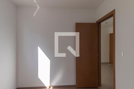 Quarto 1 de apartamento para alugar com 2 quartos, 44m² em Cidade Industrial de Curitiba, Curitiba