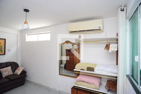 Quarto de casa para alugar com 1 quarto, 60m² em Itanhangá, Rio de Janeiro
