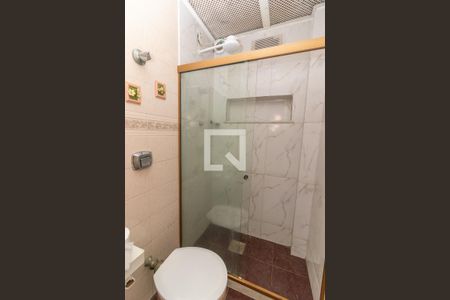 Banheiro de casa de condomínio para alugar com 2 quartos, 70m² em Bangu, Rio de Janeiro