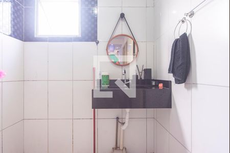 Banheiro de apartamento à venda com 2 quartos, 50m² em Jardim Alzira Franco, Santo André