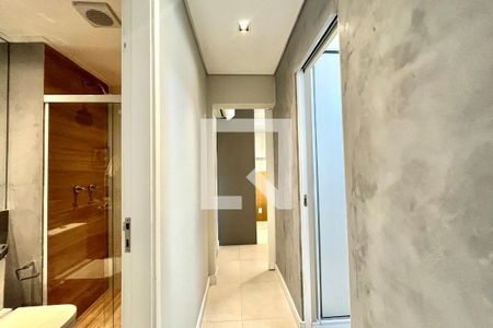 Corredor de apartamento para alugar com 2 quartos, 73m² em Vila Santa Catarina, São Paulo