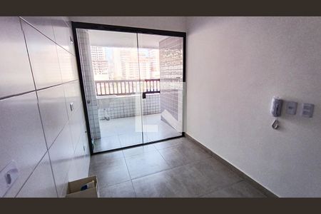 Cozinha de apartamento para alugar com 2 quartos, 82m² em Guilhermina, Praia Grande