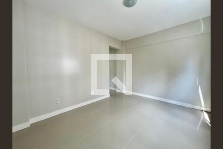 Suíte de apartamento para alugar com 2 quartos, 67m² em Centro, Florianópolis