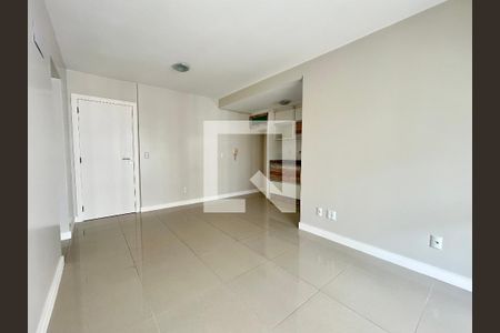Sala de apartamento para alugar com 2 quartos, 67m² em Centro, Florianópolis