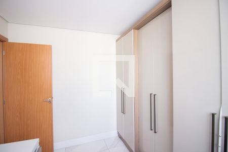 Quarto 2 de apartamento à venda com 2 quartos, 45m² em Chácara Cotia, Contagem