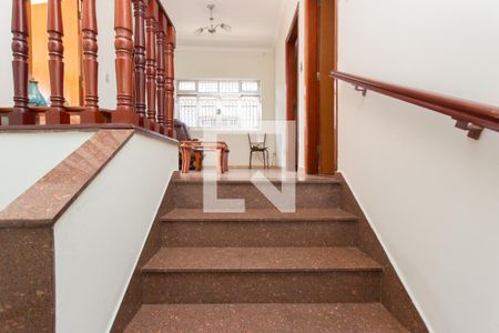 Escada de casa para alugar com 4 quartos, 191m² em Vila Barbosa, São Paulo