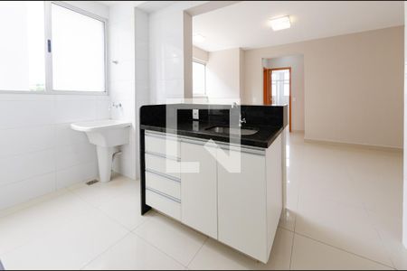 Cozinha de apartamento à venda com 2 quartos, 52m² em Cinquentenario, Belo Horizonte