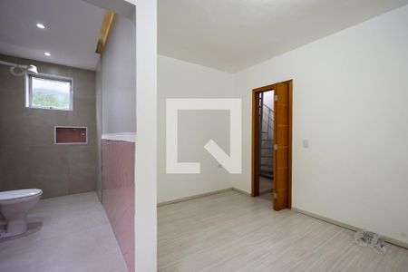 Suíte 1 de casa para alugar com 2 quartos, 56m² em Jardim Nadir, São Paulo