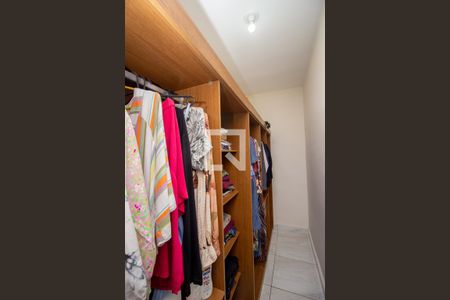Closet da suíte de casa à venda com 3 quartos, 180m² em Nossa Senhora de Fatima, Contagem