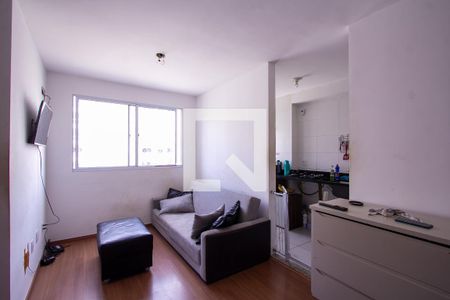 Sala de apartamento para alugar com 2 quartos, 45m² em Colubandê, São Gonçalo