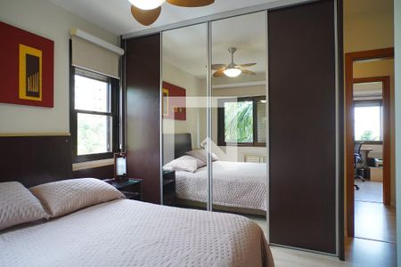 Quarto suíte de apartamento para alugar com 3 quartos, 131m² em São João, Porto Alegre