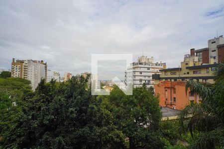 Sala _Vista de apartamento para alugar com 3 quartos, 131m² em São João, Porto Alegre
