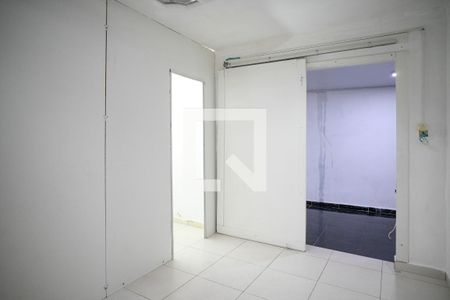Quarto de casa para alugar com 1 quarto, 80m² em Vila Liviero, São Paulo