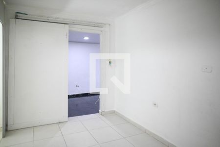 Quarto de casa para alugar com 1 quarto, 80m² em Vila Liviero, São Paulo