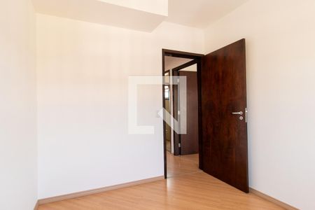 Quarto 1 de casa de condomínio para alugar com 4 quartos, 175m² em Xaxim, Curitiba