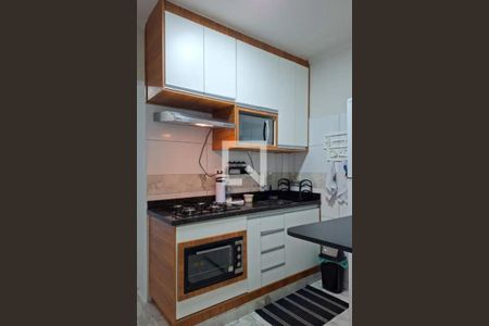 Cozinha de apartamento para alugar com 1 quarto, 37m² em Guilhermina, Praia Grande