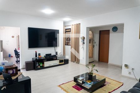 Casa para alugar com 3 quartos, 240m² em Vila Babilonia, São Paulo