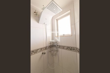 Banheiro Corredor de apartamento para alugar com 3 quartos, 60m² em Novo Mundo, Curitiba