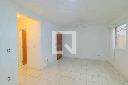 Sala de casa de condomínio para alugar com 2 quartos, 68m² em Olaria, Canoas