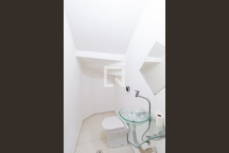 Lavabo de casa para alugar com 4 quartos, 147m² em Jardim Ana Estela, Carapicuíba