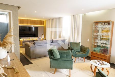 Sala de casa à venda com 4 quartos, 384m² em Santa Cruz Industrial, Contagem