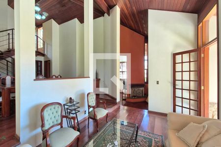 Sala de Estar de casa de condomínio para alugar com 5 quartos, 570m² em Condomínio Chácaras do Alto da Nova Campinas, Campinas