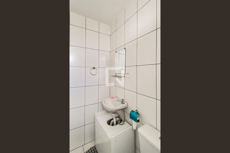Banheiro de kitnet/studio para alugar com 1 quarto, 25m² em Vila Ré, São Paulo