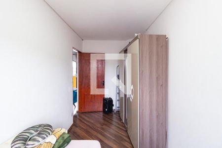 Quarto de casa para alugar com 2 quartos, 130m² em Vila Silviania, Carapicuíba