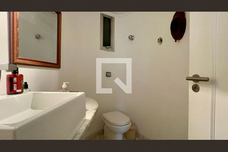 Lavabo de apartamento à venda com 3 quartos, 180m² em Jardins, São Paulo