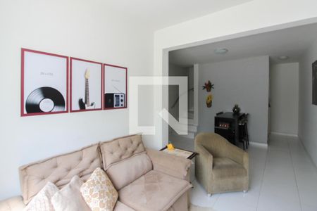 Sala de casa de condomínio à venda com 3 quartos, 80m² em Dona Clara, Belo Horizonte