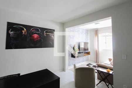 Sala de casa de condomínio à venda com 3 quartos, 80m² em Dona Clara, Belo Horizonte