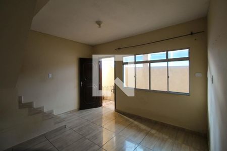 Sala de casa para alugar com 4 quartos, 125m² em Parque Santa Madalena, São Paulo