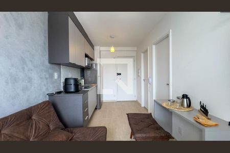 sala e cozinha de apartamento para alugar com 1 quarto, 31m² em Santo Amaro, São Paulo