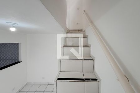 Escada de casa para alugar com 1 quarto, 60m² em Bosque da Saúde, São Paulo