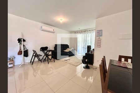 Sala de apartamento para alugar com 2 quartos, 63m² em Pantanal, Florianópolis