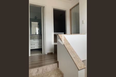 Escada de casa de condomínio à venda com 2 quartos, 123m² em Jardim Santa Ines, São Paulo