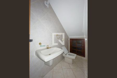 Lavabo de casa para alugar com 4 quartos, 225m² em Rio Pequeno, Osasco