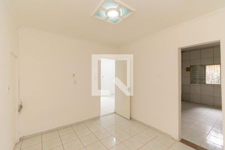 Quarto 1 de casa para alugar com 2 quartos, 110m² em Vila Alpina, São Paulo