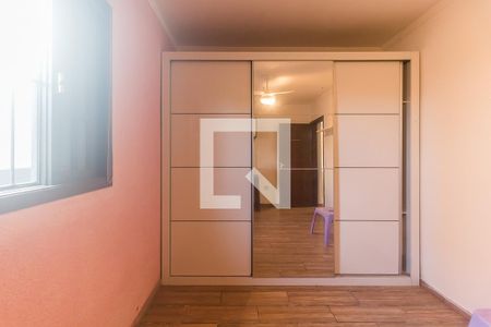 Quarto 1 de casa de condomínio para alugar com 2 quartos, 64m² em Jardim Layr, Mogi das Cruzes