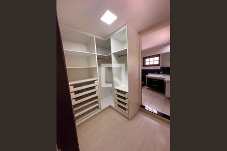 Closet Suíte de casa para alugar com 4 quartos, 280m² em Jardim Nova Europa, Campinas