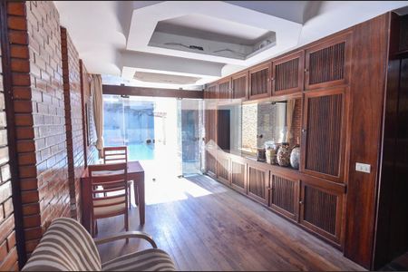Sala de casa à venda com 4 quartos, 504m² em São Francisco Xavier, Rio de Janeiro