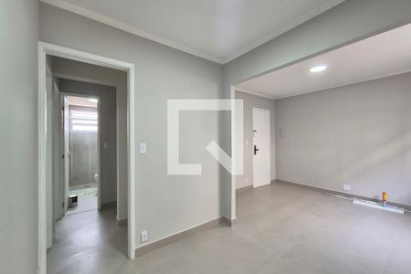 Sala de TV de apartamento à venda com 2 quartos, 68m² em Vila Santana, Campinas