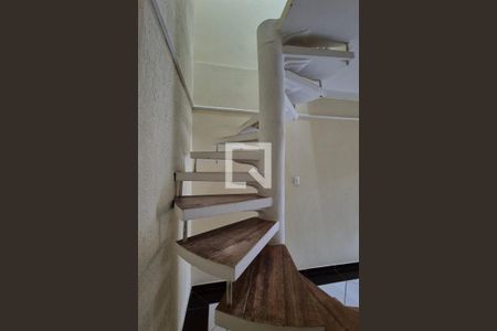 Escada de casa para alugar com 3 quartos, 96m² em Residencial Nova Bandeirante, Campinas