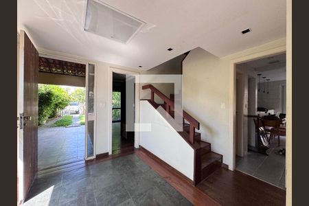 Sala de casa de condomínio para alugar com 5 quartos, 460m² em Barra da Tijuca, Rio de Janeiro