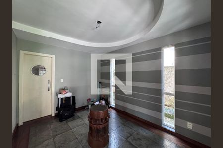 Sala de casa de condomínio para alugar com 5 quartos, 460m² em Barra da Tijuca, Rio de Janeiro