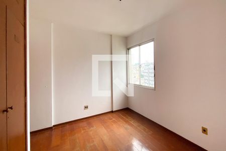 Quarto 1 de apartamento para alugar com 3 quartos, 80m² em Santo Antônio, Belo Horizonte